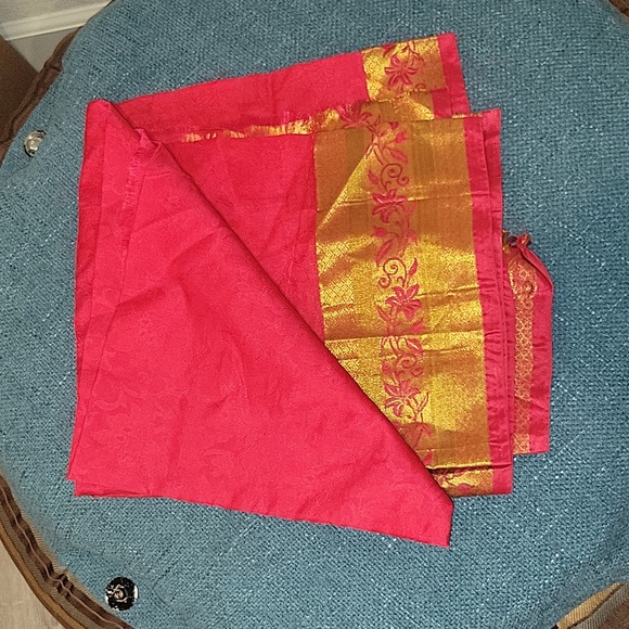 Kanchivaram Silk Saree - Picture 5 of 8